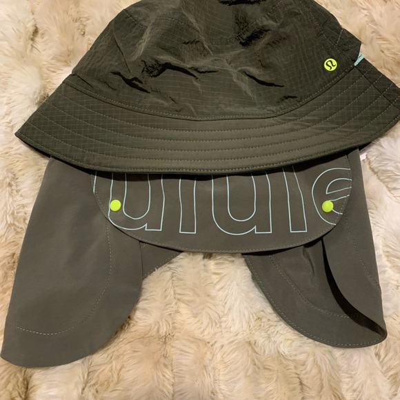 Convertible Hike Bucket Hat - Green S/M - Picture 2 of 3